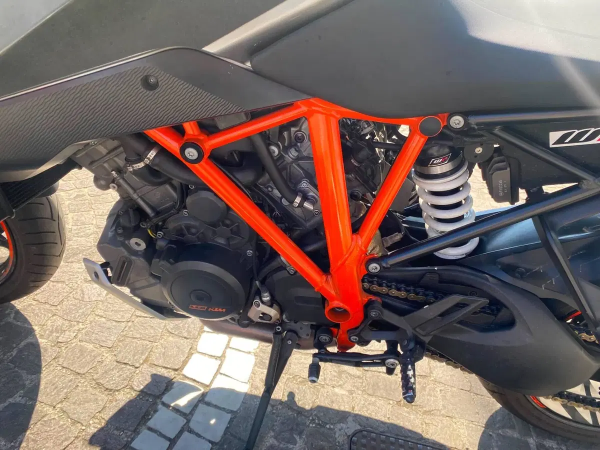 KTM 1290 Super Duke GT ABS (2016 - 18) (8)