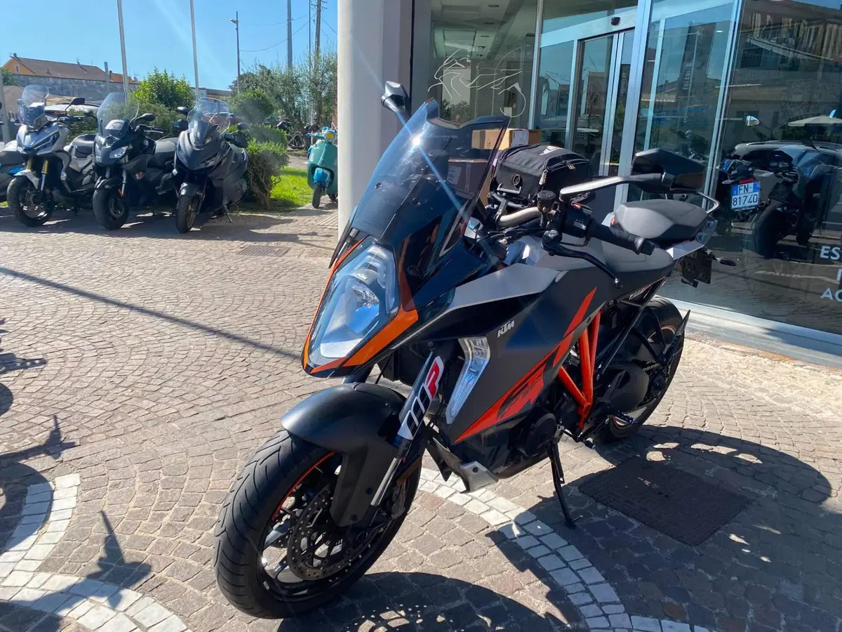 KTM 1290 Super Duke GT ABS (2016 - 18) (4)