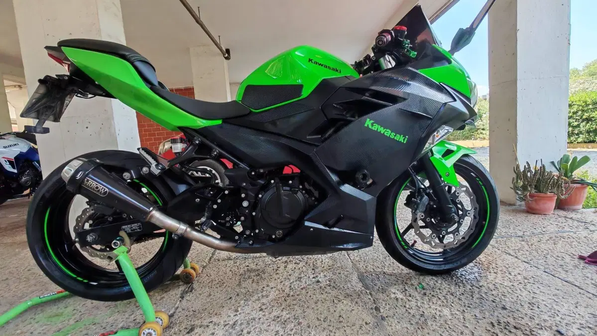 Kawasaki Ninja 400 KRT (2018) (2)