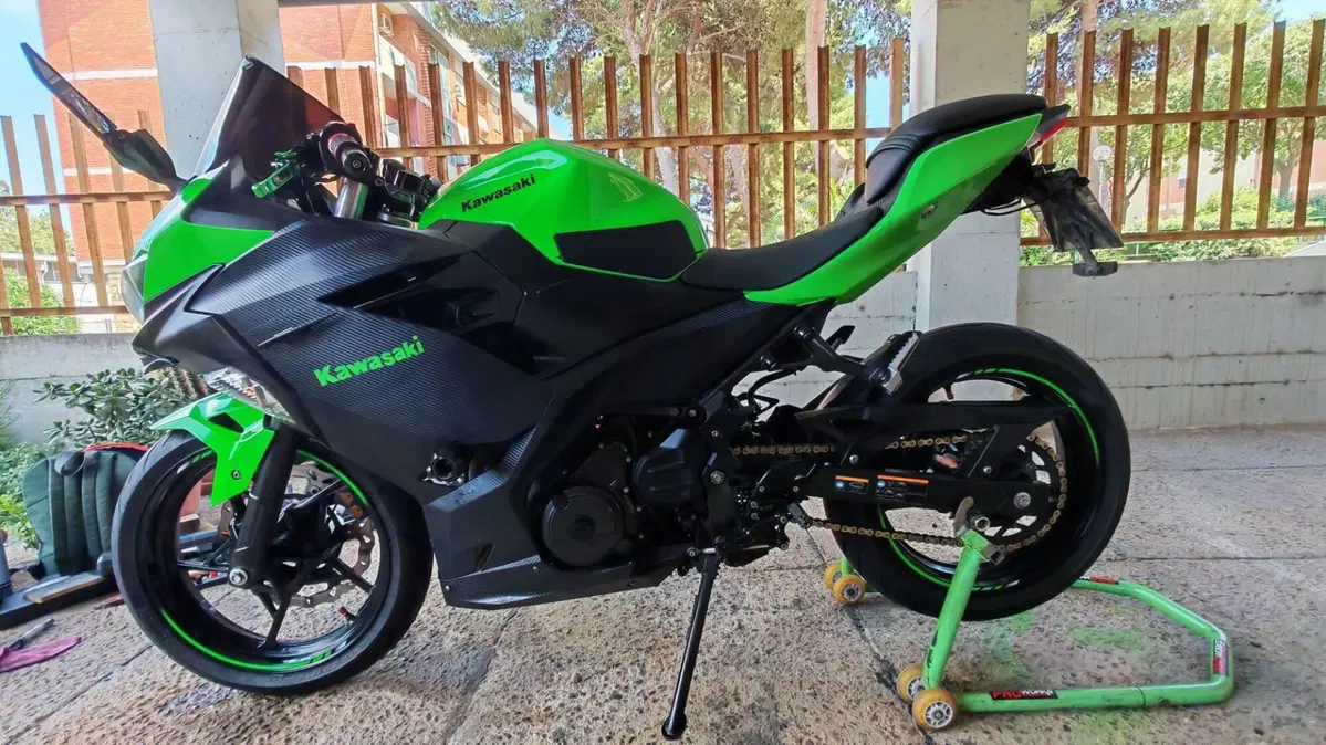 Kawasaki Ninja 400 KRT (2018) (3)
