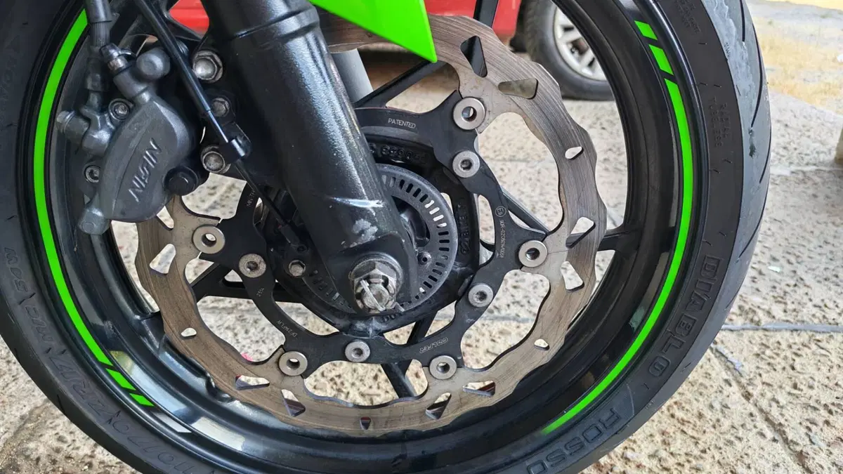 Kawasaki Ninja 400 KRT (2018) (8)