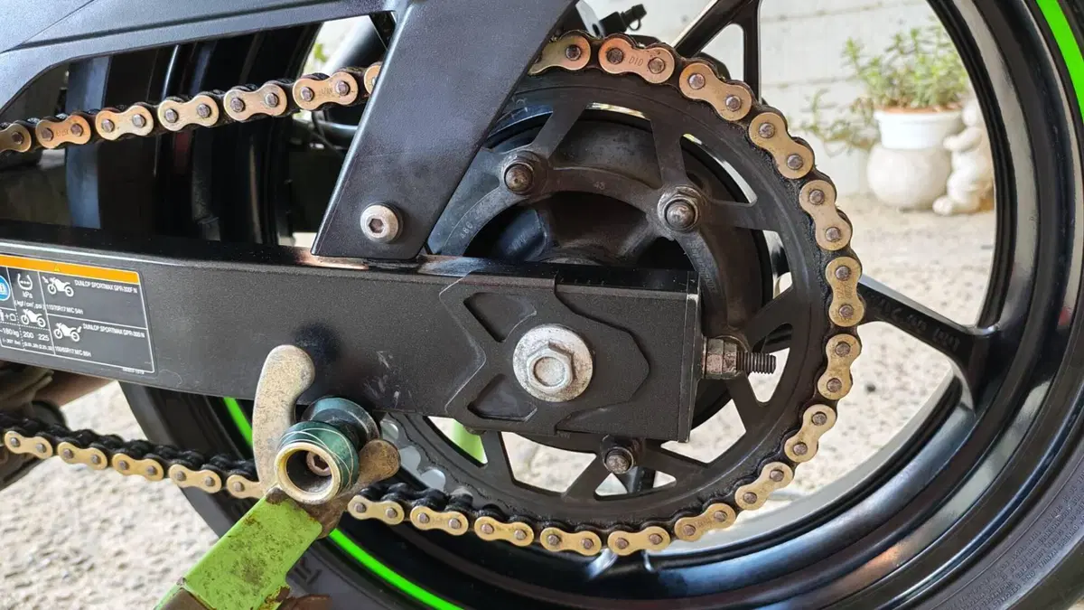 Kawasaki Ninja 400 KRT (2018) (9)