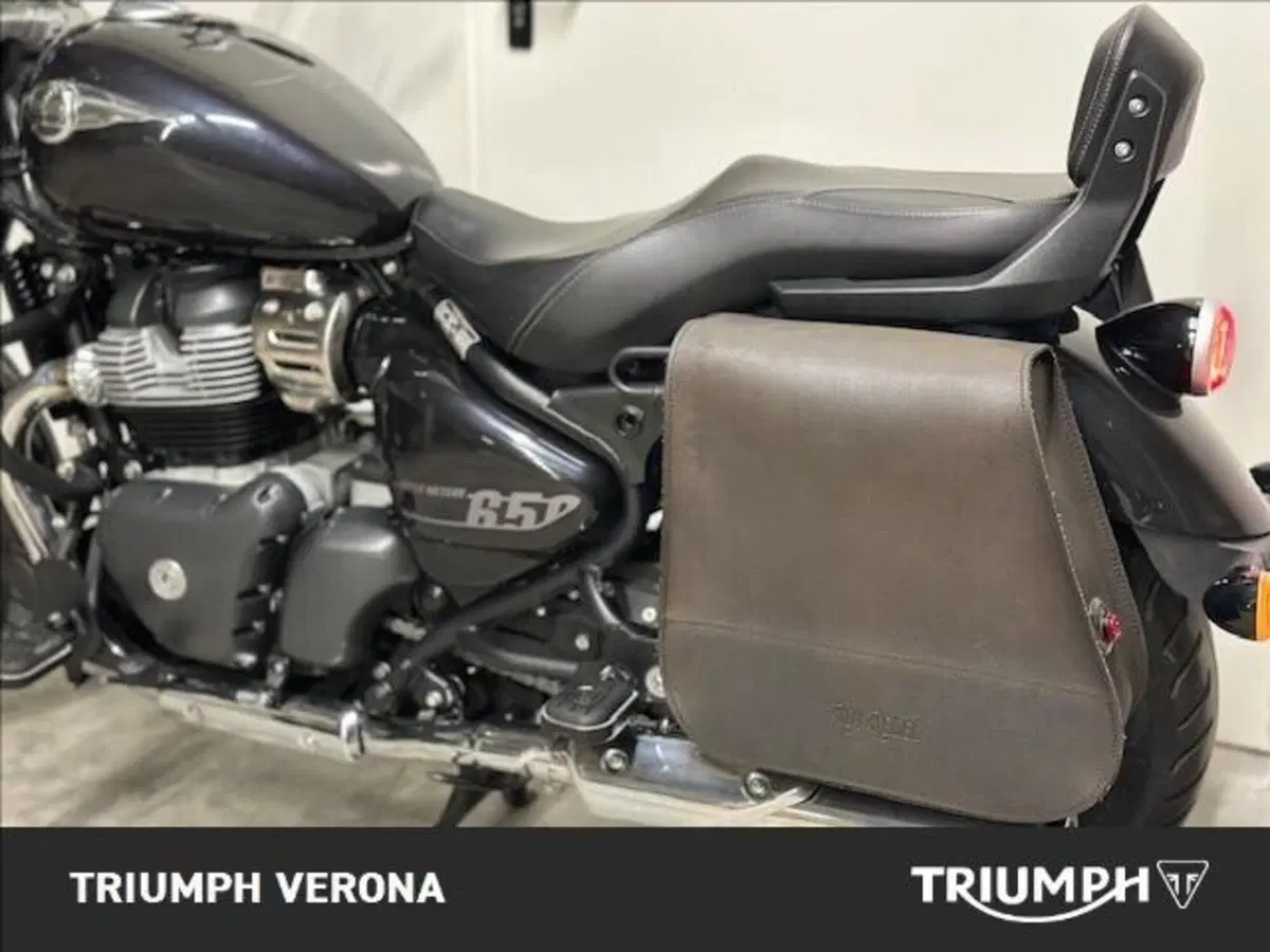 Royal Enfield Super Meteor 650 (2023 - 26) (16)
