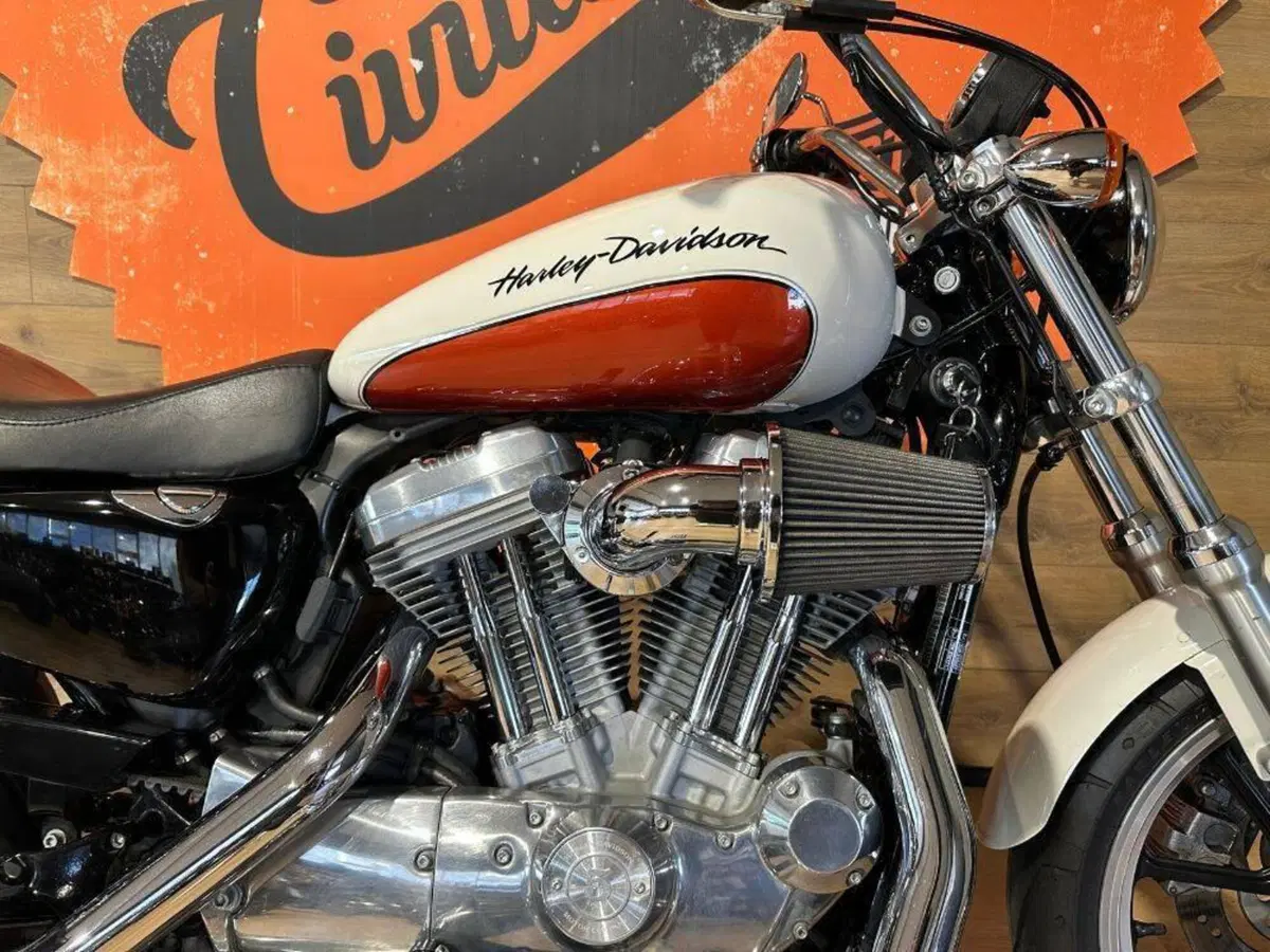Harley-Davidson 883 SuperLow (2010 - 16) - XL 883L (5)