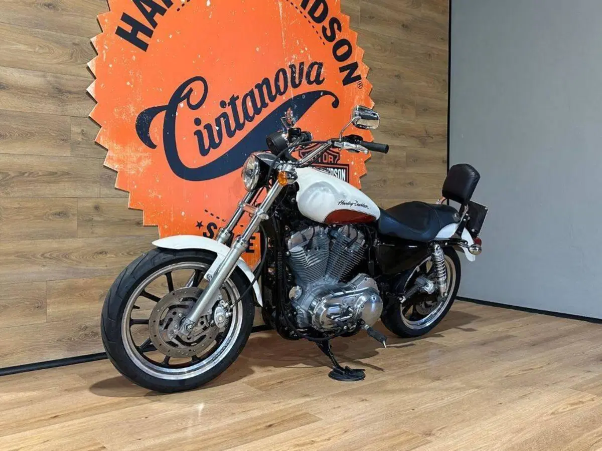 Harley-Davidson 883 SuperLow (2010 - 16) - XL 883L (9)
