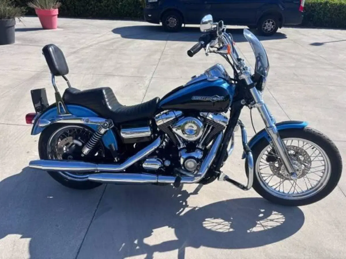 Harley-Davidson 1584 Super Glide Custom (2008 - 13) - FXDC