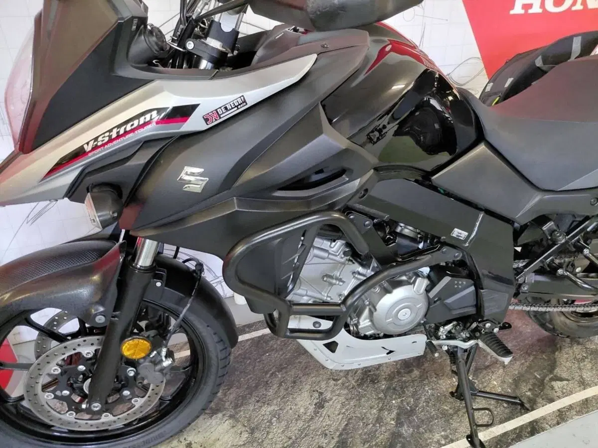 Suzuki V-Strom 650 ABS (2011 - 17) (2)