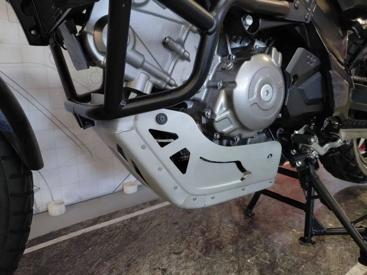 Suzuki V-Strom 650 ABS (2011 - 17) (3)