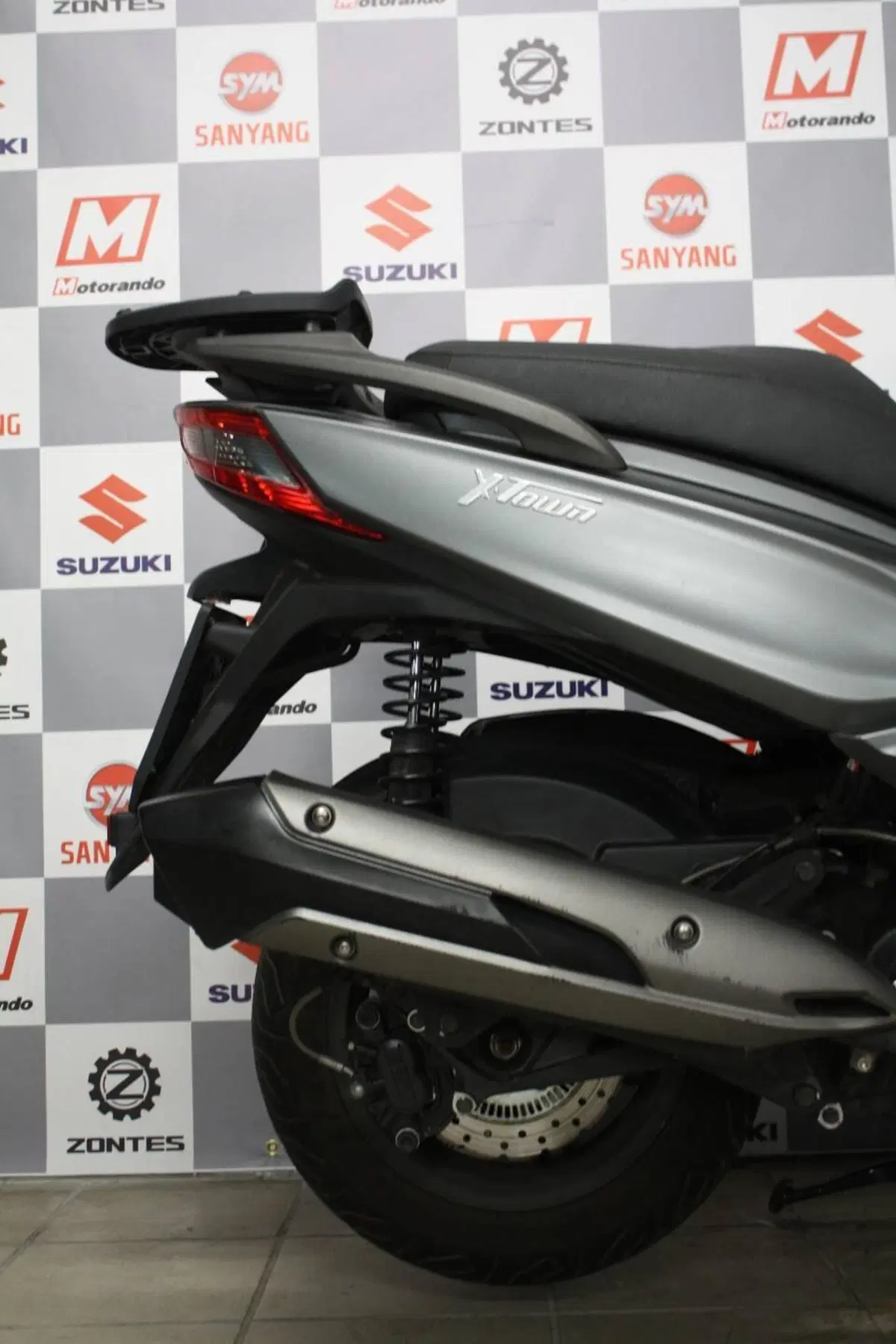 Kymco X-Town 300i ABS (2016 - 20) (4)