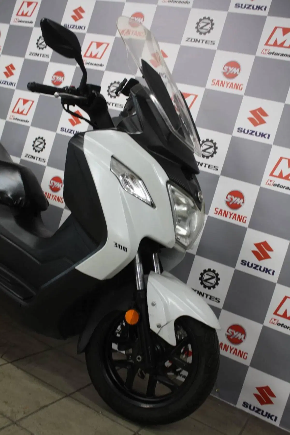 Sym Joymax 300 Z ABS (2018 - 20) (2)