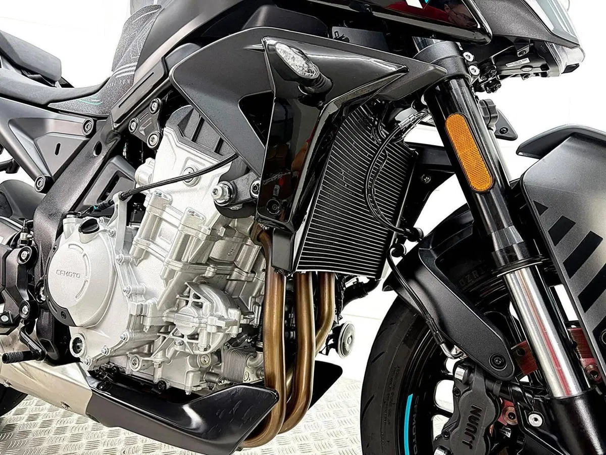 CFMOTO 675NK (2025 - 26) (10)
