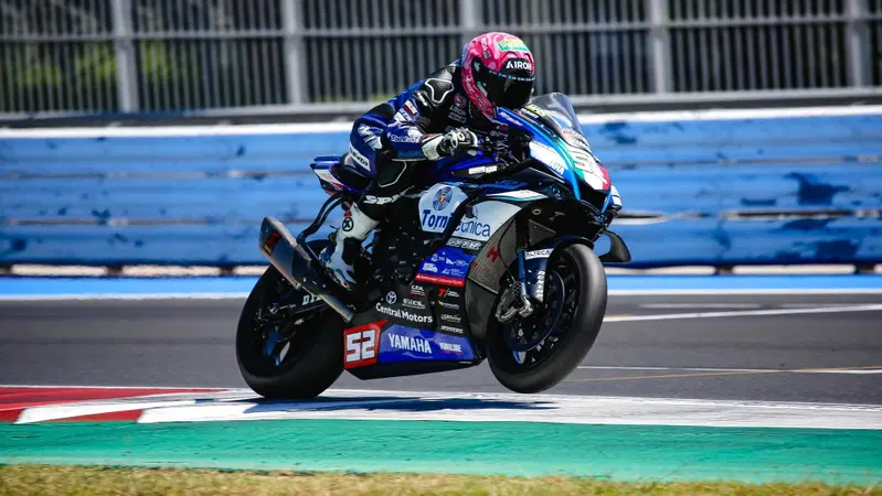 Dunlop CIV 2026, Misano Racing Night: si corre di notte! Pole di Delbianco in SBK e Dalla Porta in Supersport [RISULTATI]