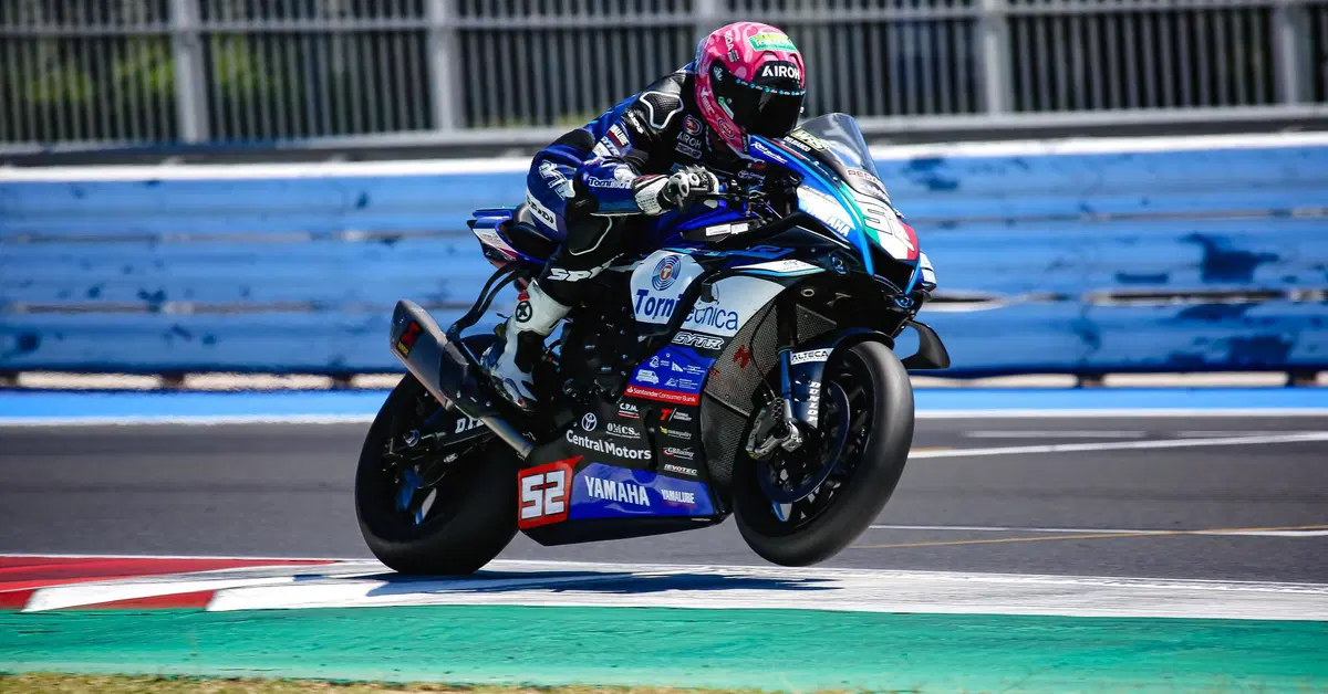 Dunlop CIV 2026, Misano Racing Night: si corre di notte! Pole di Delbianco in SBK e Dalla Porta in Supersport [RISULTATI]