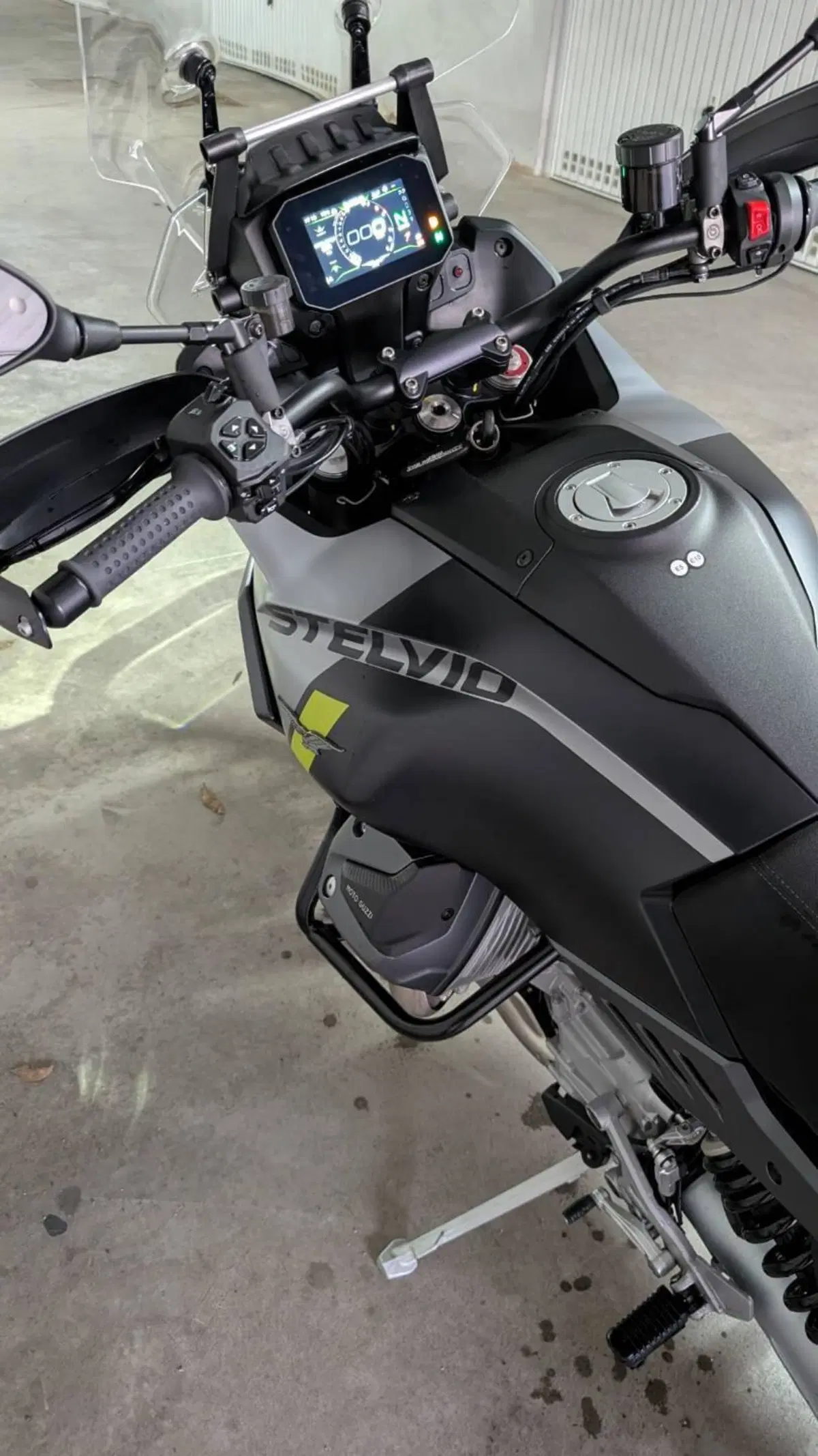 Moto Guzzi Stelvio PFF (2024 - 26) (4)