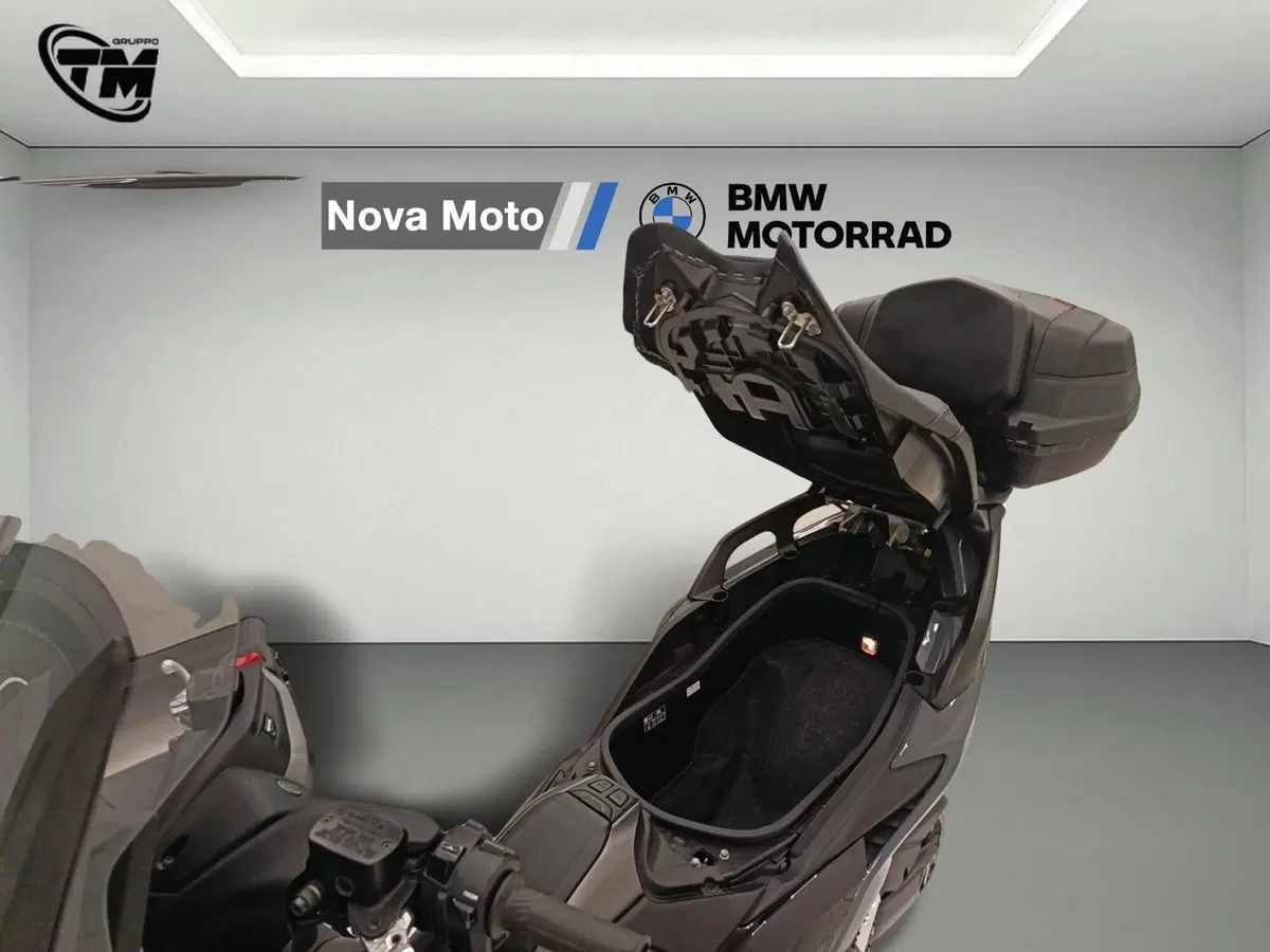 Yamaha T-Max 560 (2020 - 21) (13)