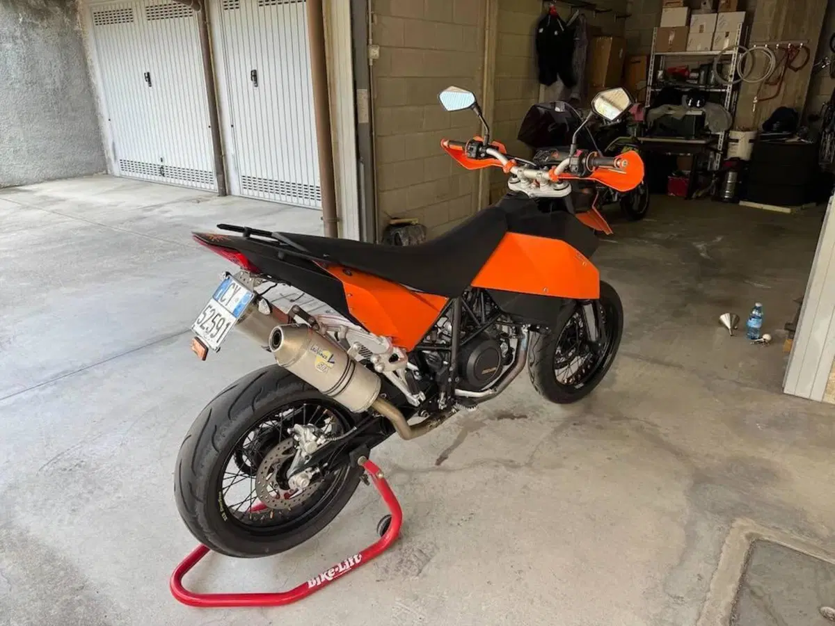 KTM 690 Supermoto (2007 - 12) (3)