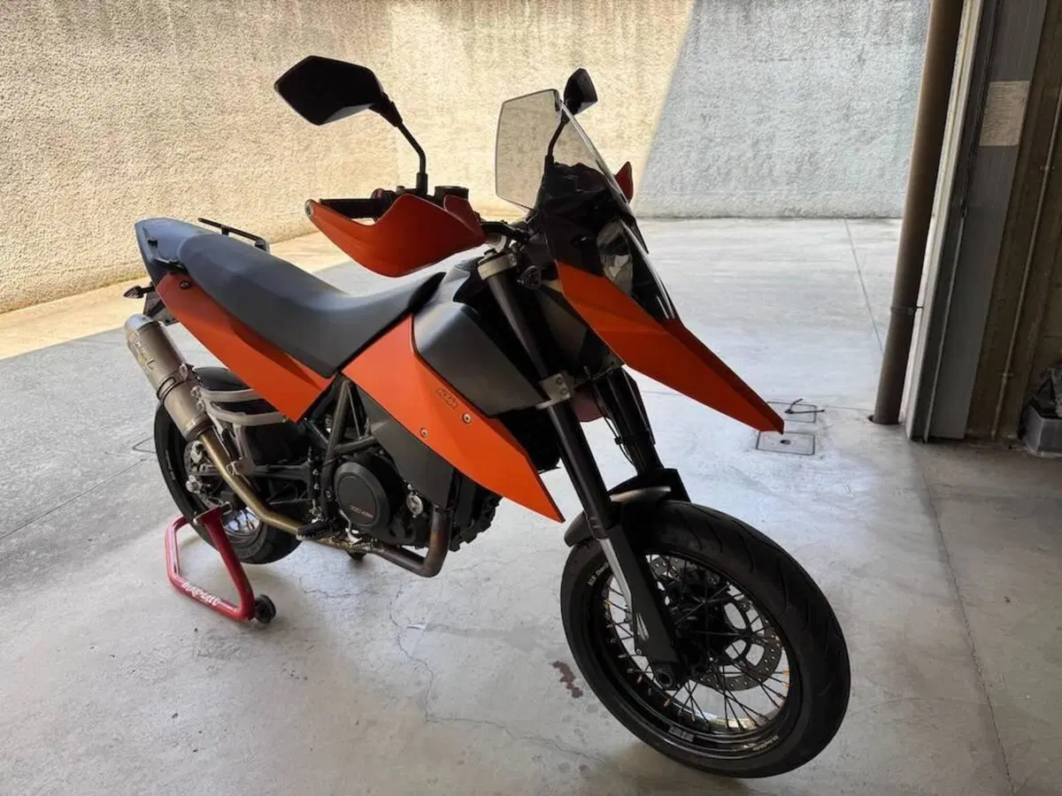 KTM 690 Supermoto (2007 - 12) (4)