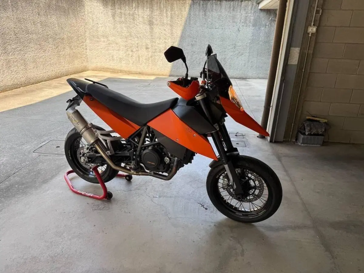 KTM 690 Supermoto (2007 - 12) (5)