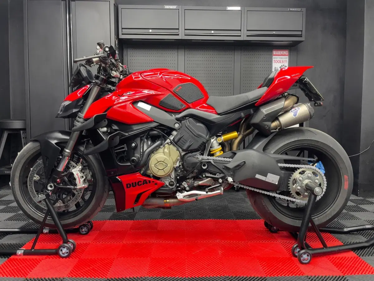 Ducati Streetfighter V4 (2023 - 24)