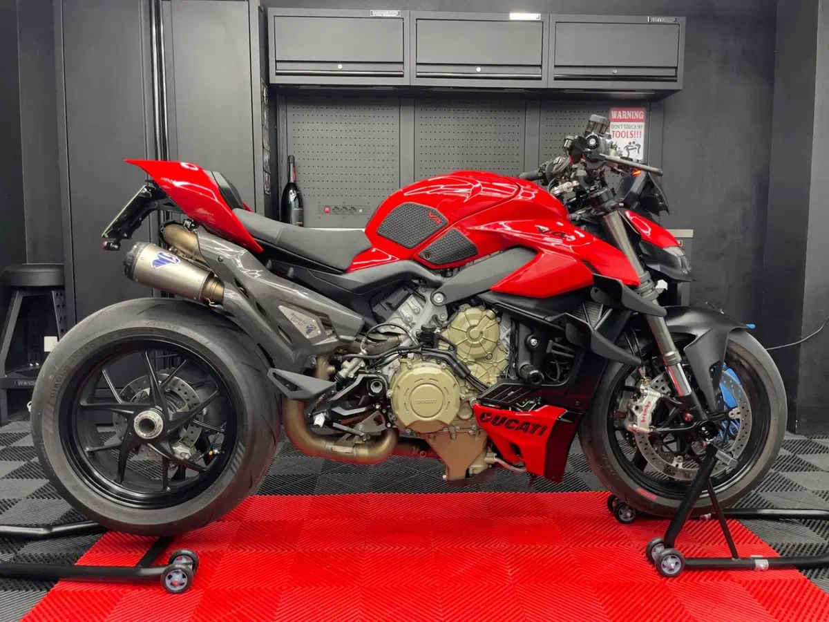 Ducati Streetfighter V4 (2023 - 24) (2)