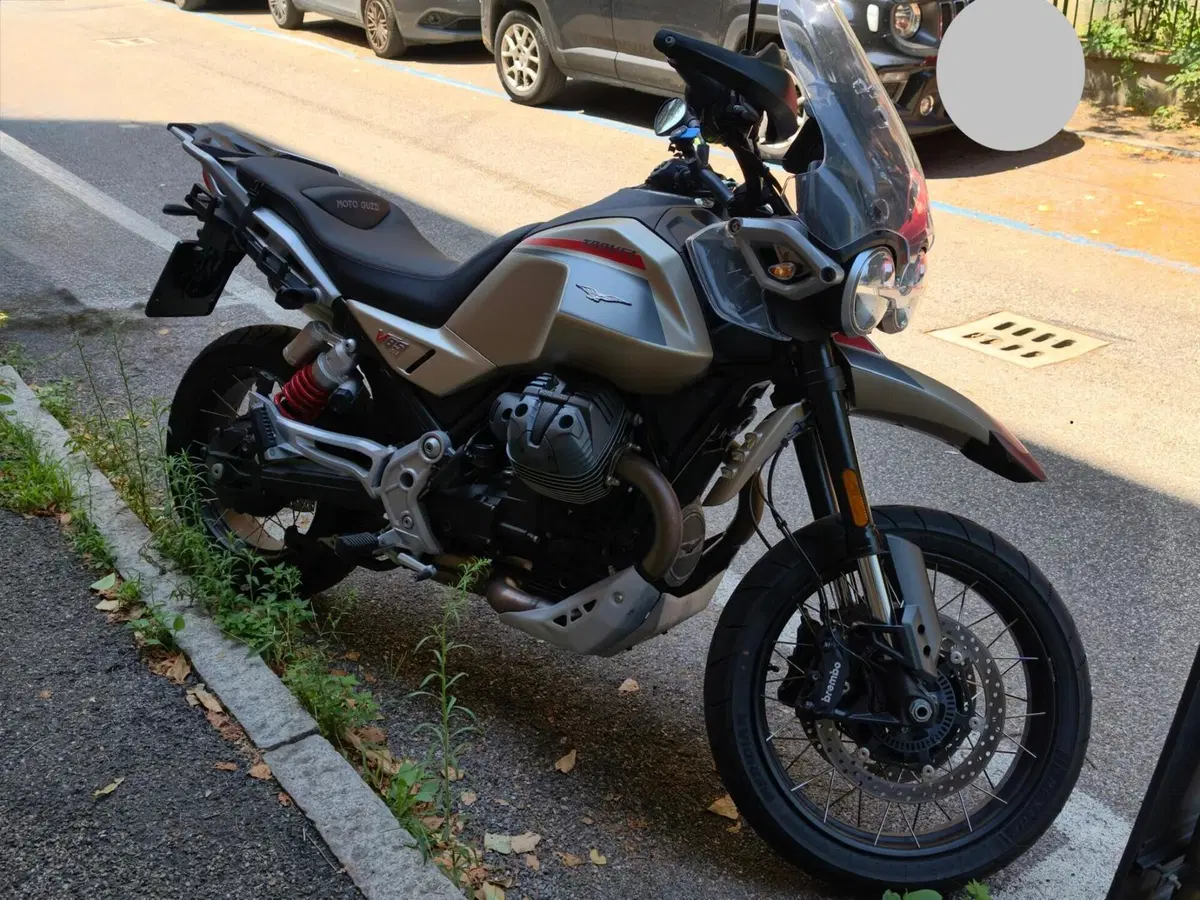 Moto Guzzi V85 TT Travel (2024 - 26) (3)