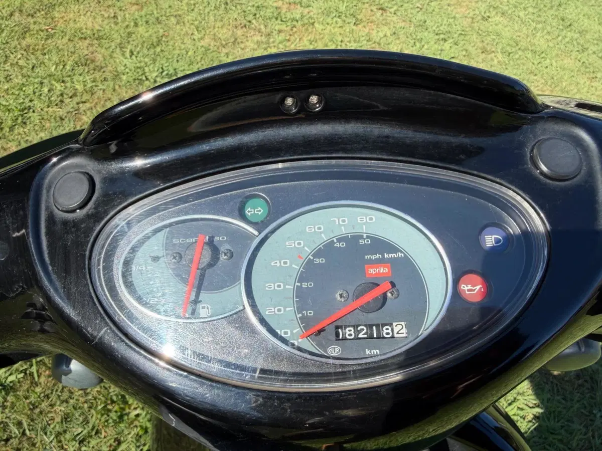 Aprilia Scarabeo 50 (2007 - 08) (9)