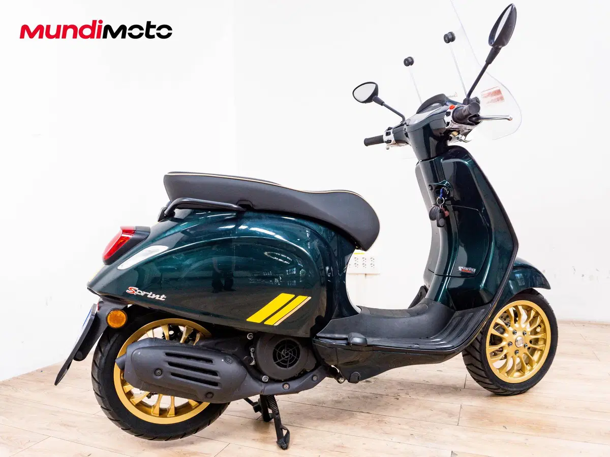 Vespa Sprint 125 3V Racing Sixties (2021 - 22) (3)