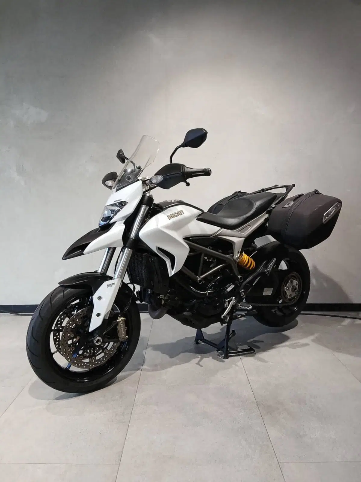 Ducati Hyperstrada 821 (2013 - 15) (4)
