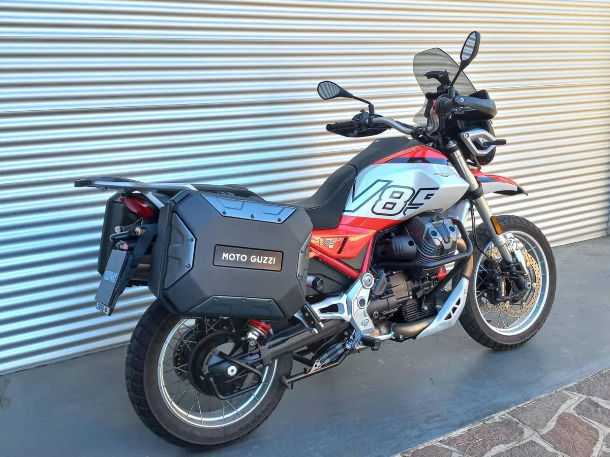 Moto Guzzi V85 TT (2024 - 26) (7)
