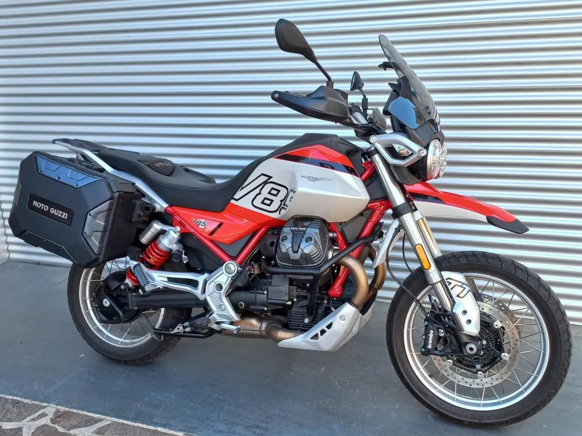 Moto Guzzi V85 TT (2024 - 26) (3)
