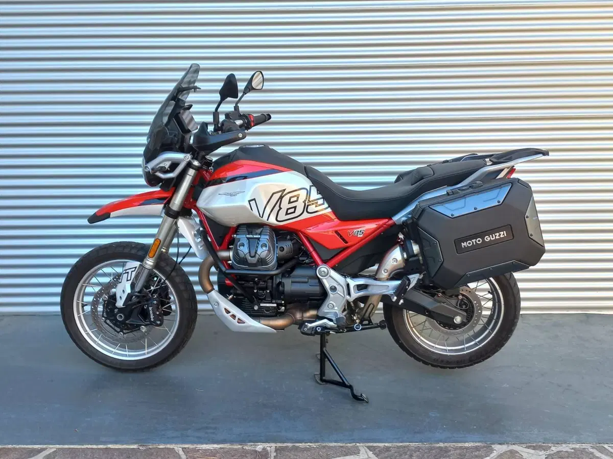 Moto Guzzi V85 TT (2024 - 26) (5)