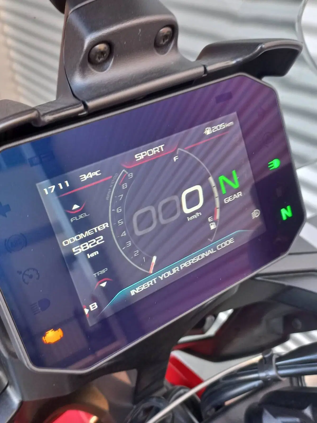 Moto Guzzi V85 TT (2024 - 26) (8)