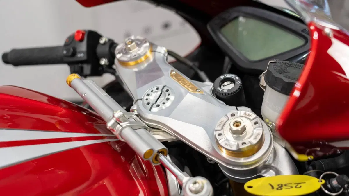MV Agusta F3 675 Oro (2011) (16)