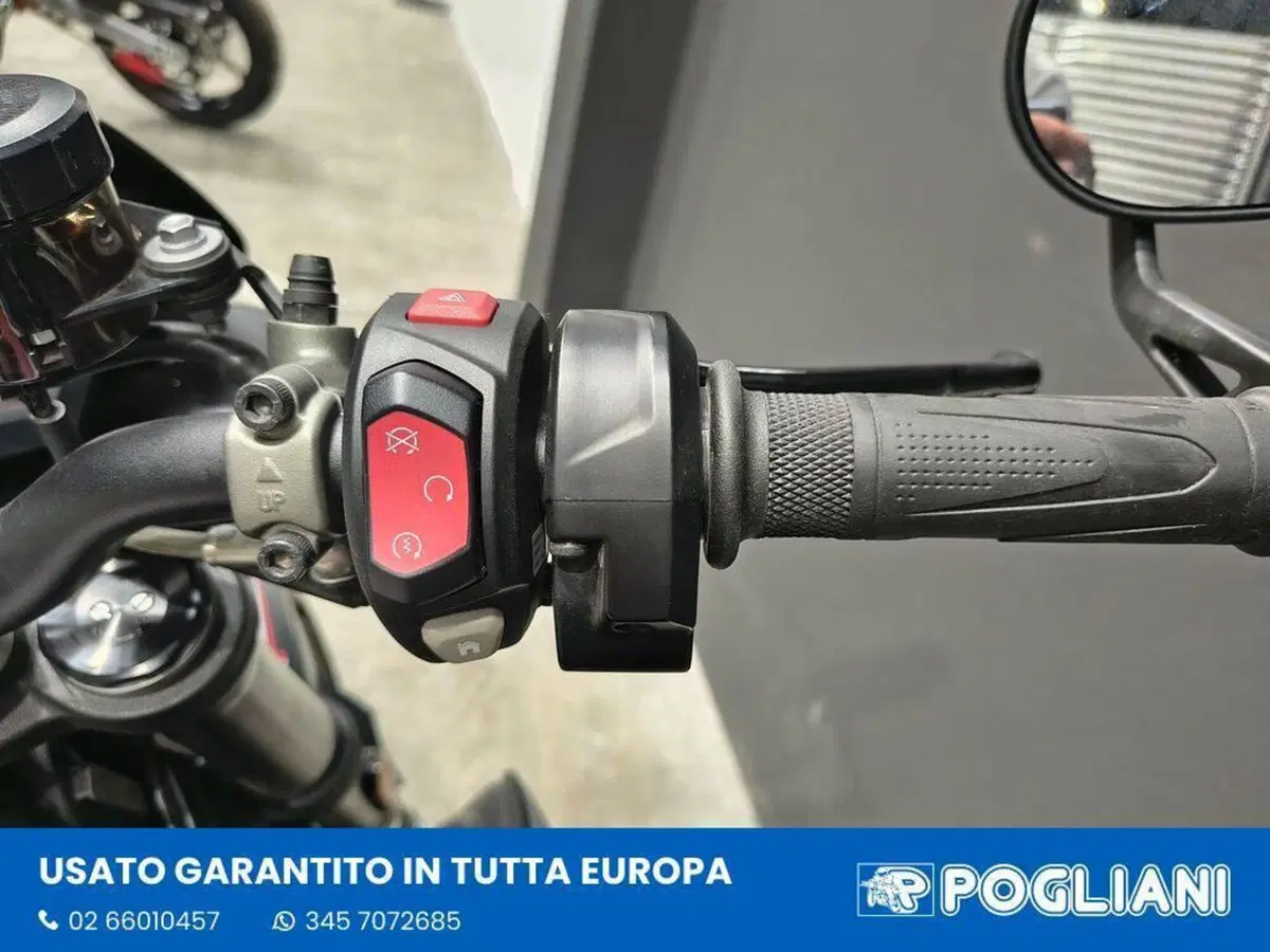 Triumph Street Triple RS (2017 - 19) (9)