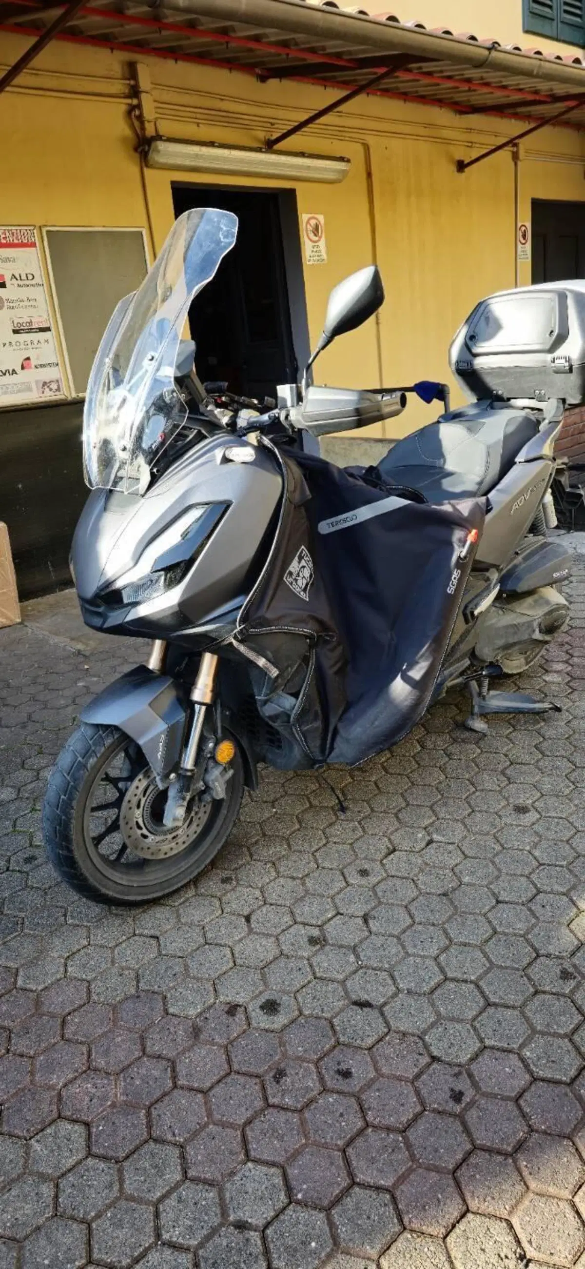 Honda ADV 350 (2022 - 24)