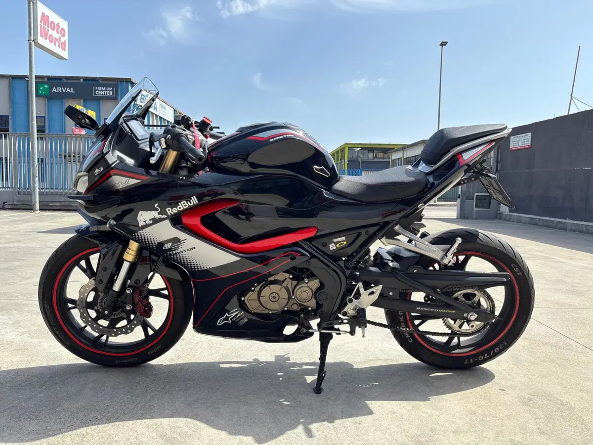 QJ Motor SRK 125 R (2024) (5)
