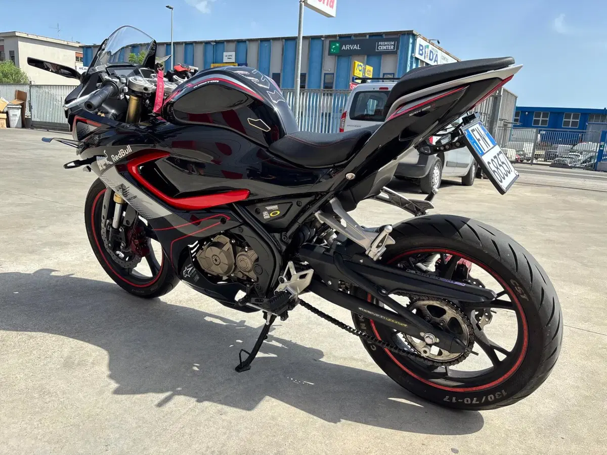 QJ Motor SRK 125 R (2024) (7)
