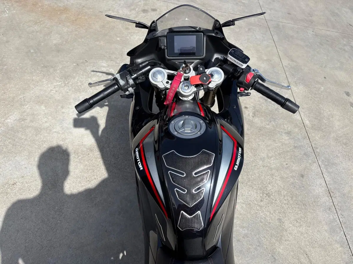 QJ Motor SRK 125 R (2024) (10)
