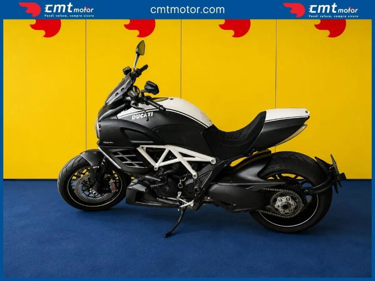 Ducati Diavel 1200 AMG (2012) (2)