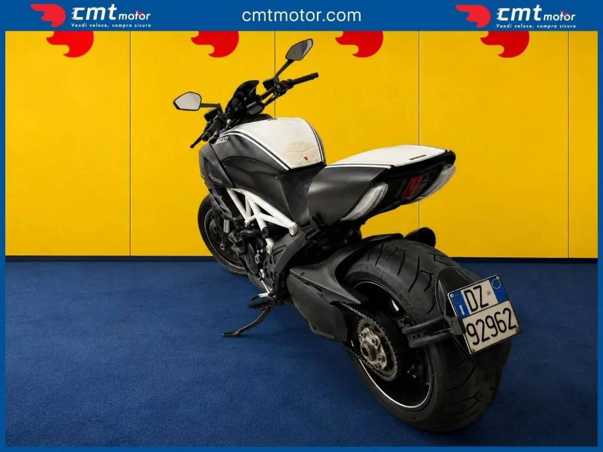 Ducati Diavel 1200 AMG (2012) (4)
