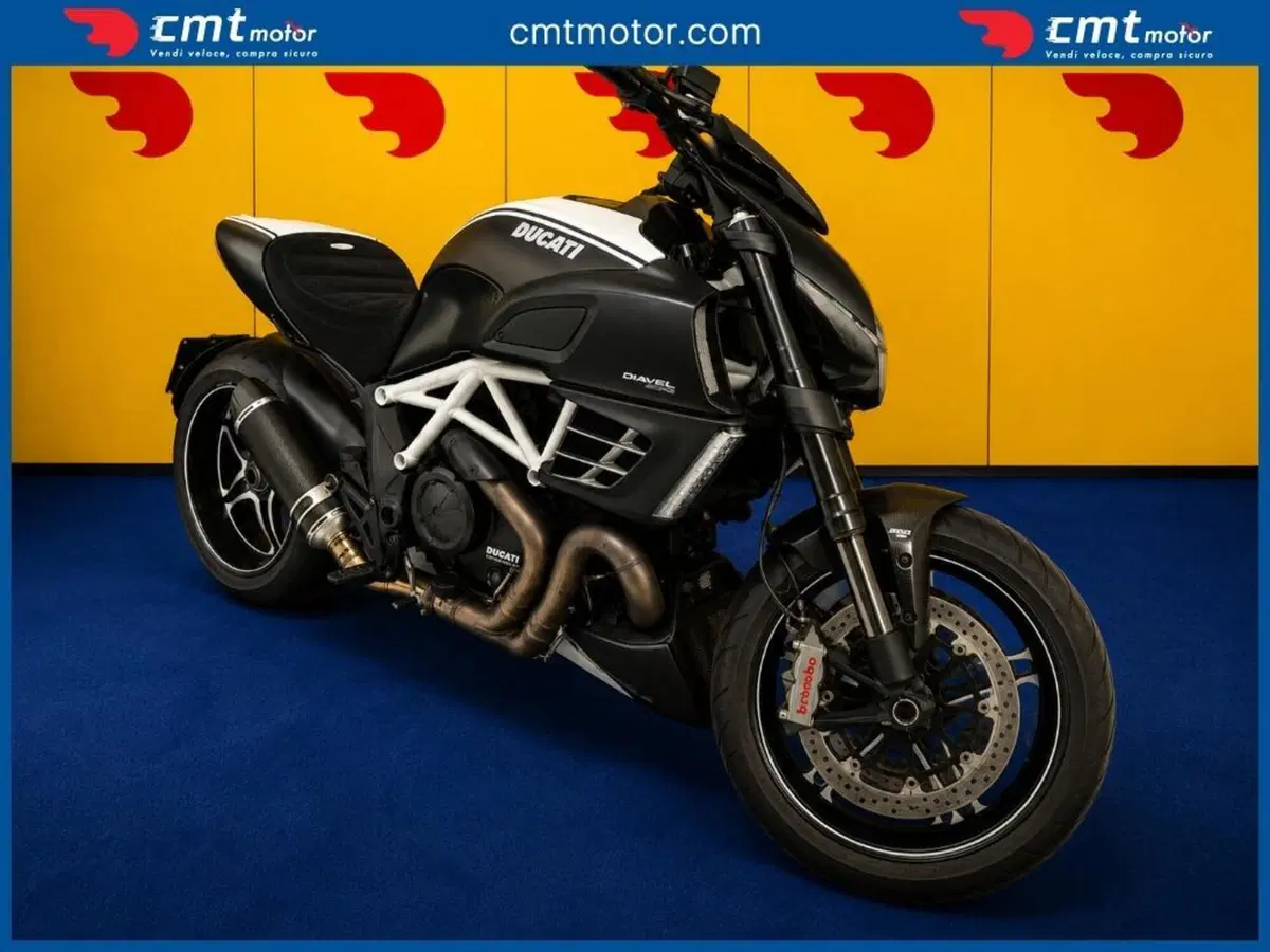 Ducati Diavel 1200 AMG (2012) (8)