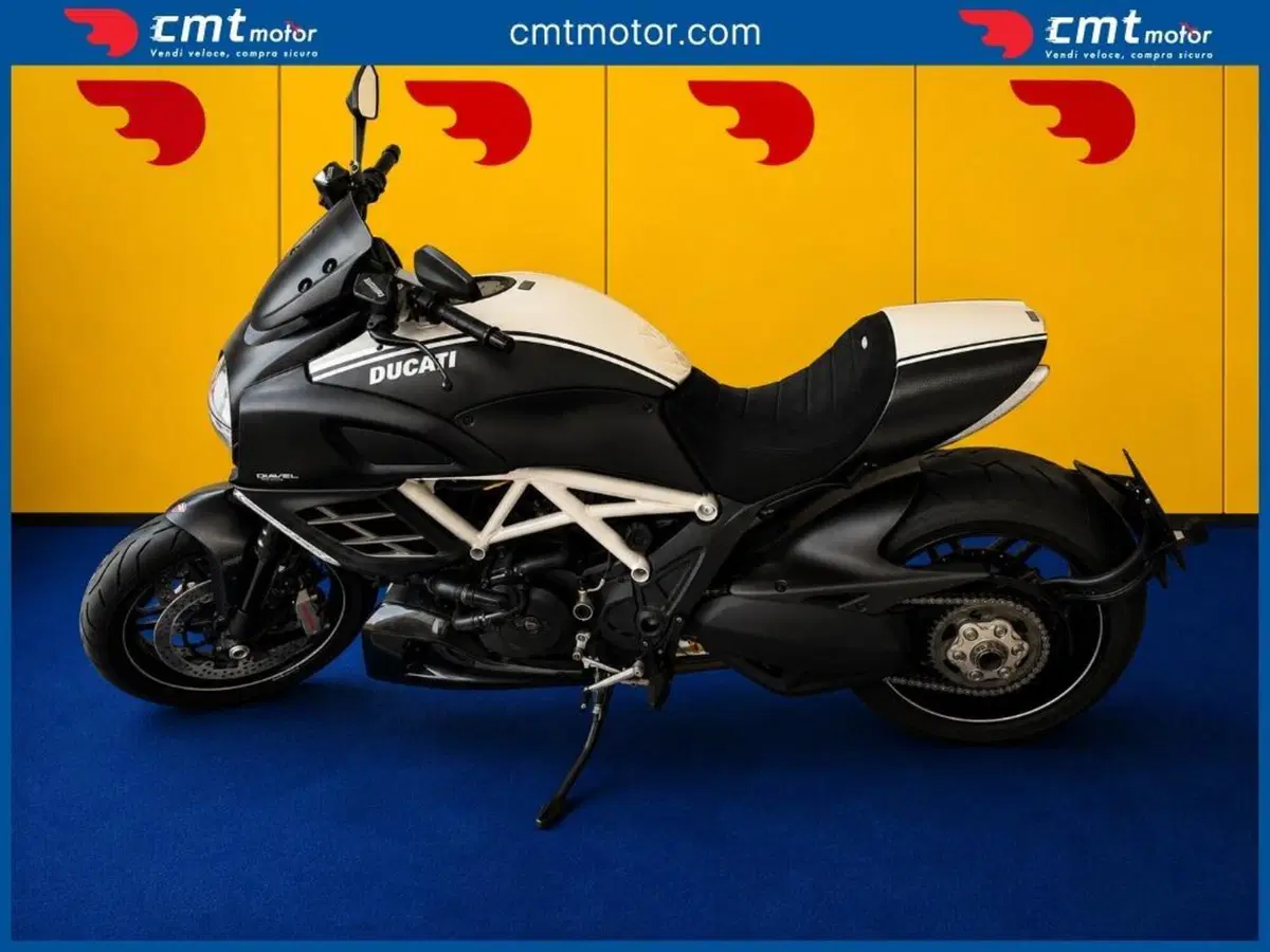 Ducati Diavel 1200 AMG (2012) (9)