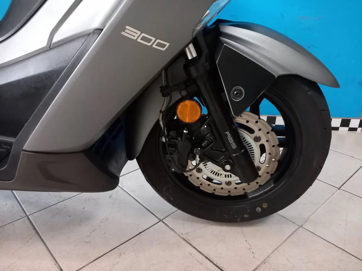Kymco X-Town 300i ABS (2016 - 20) (17)