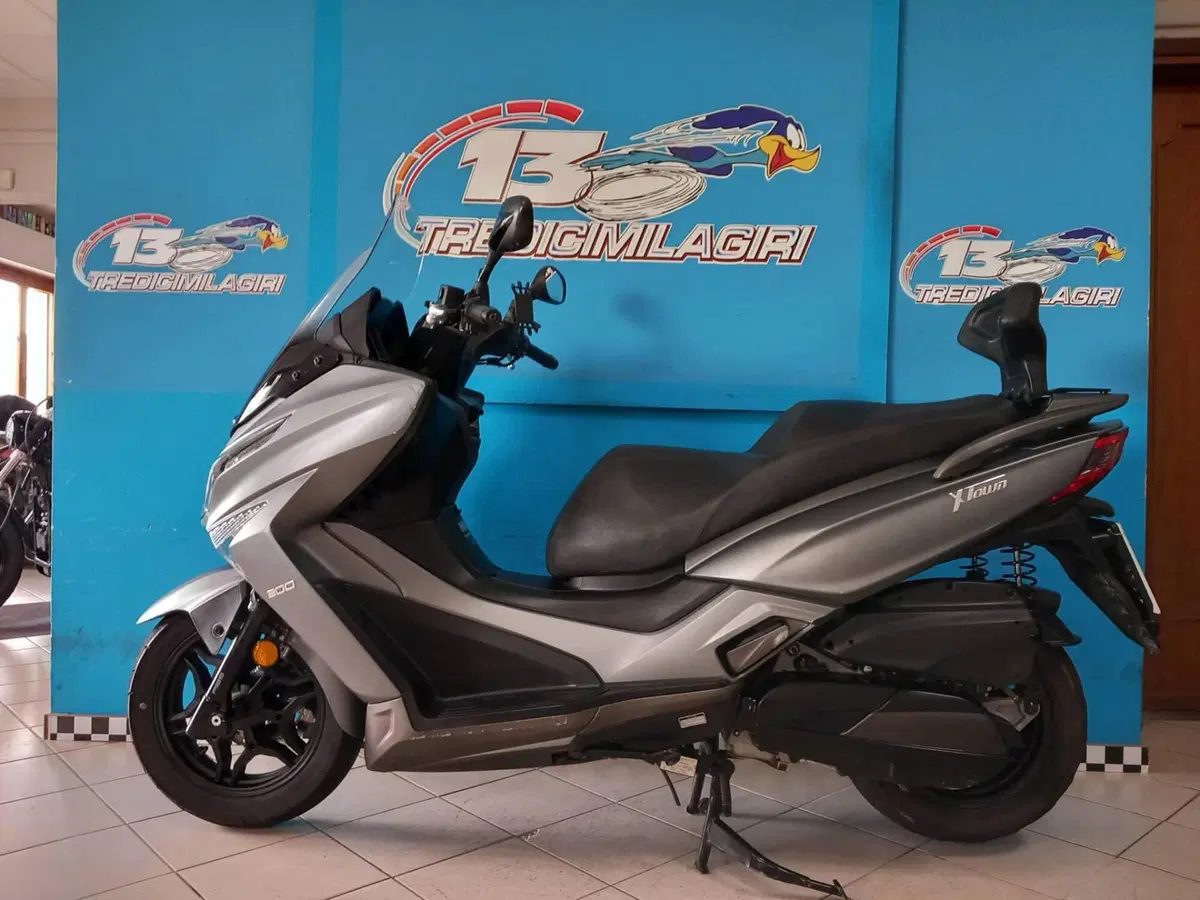 Kymco X-Town 300i ABS (2016 - 20) (4)
