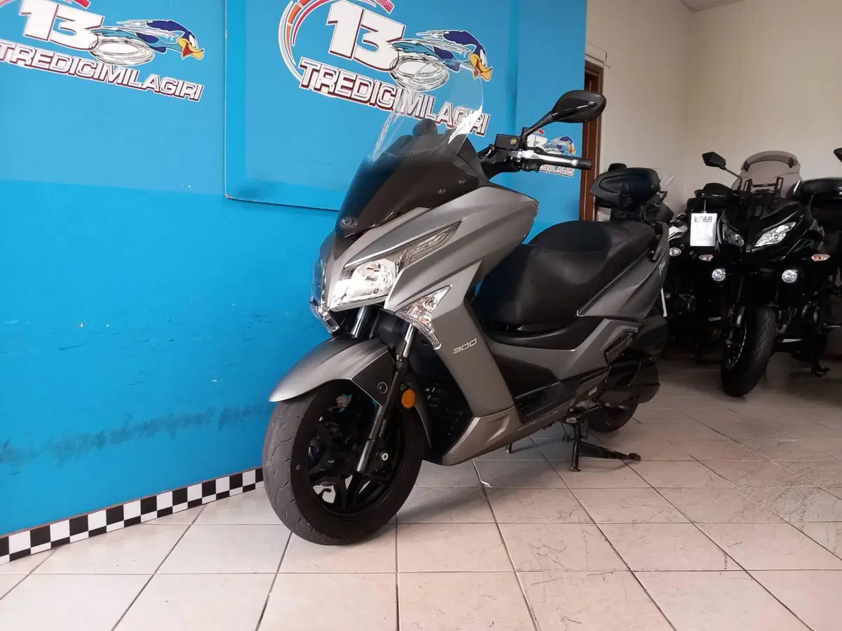 Kymco X-Town 300i ABS (2016 - 20) (5)