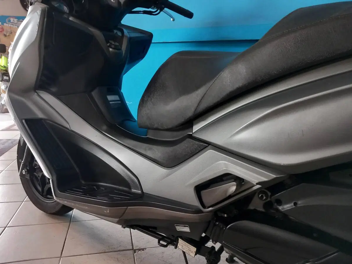Kymco X-Town 300i ABS (2016 - 20) (9)