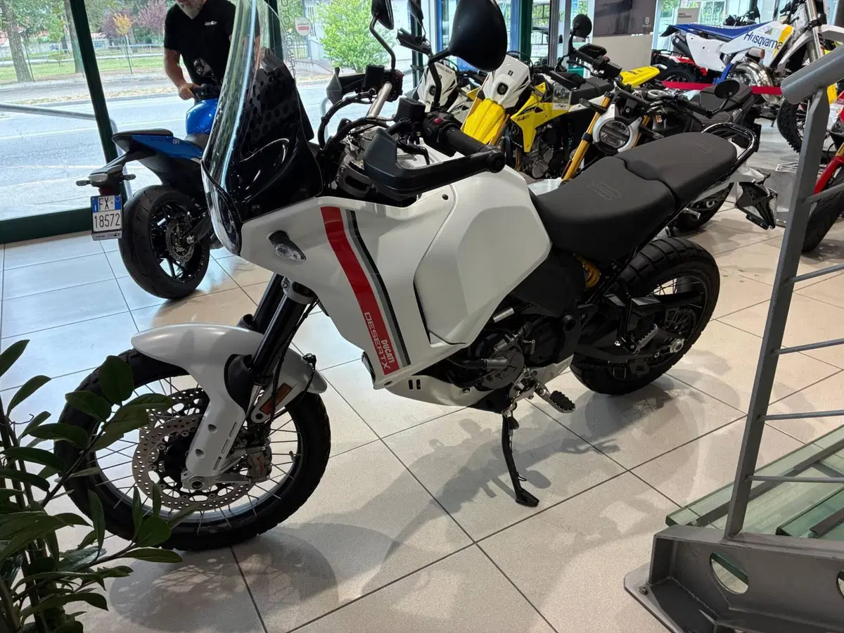 Ducati DesertX (2022 - 25) (9)