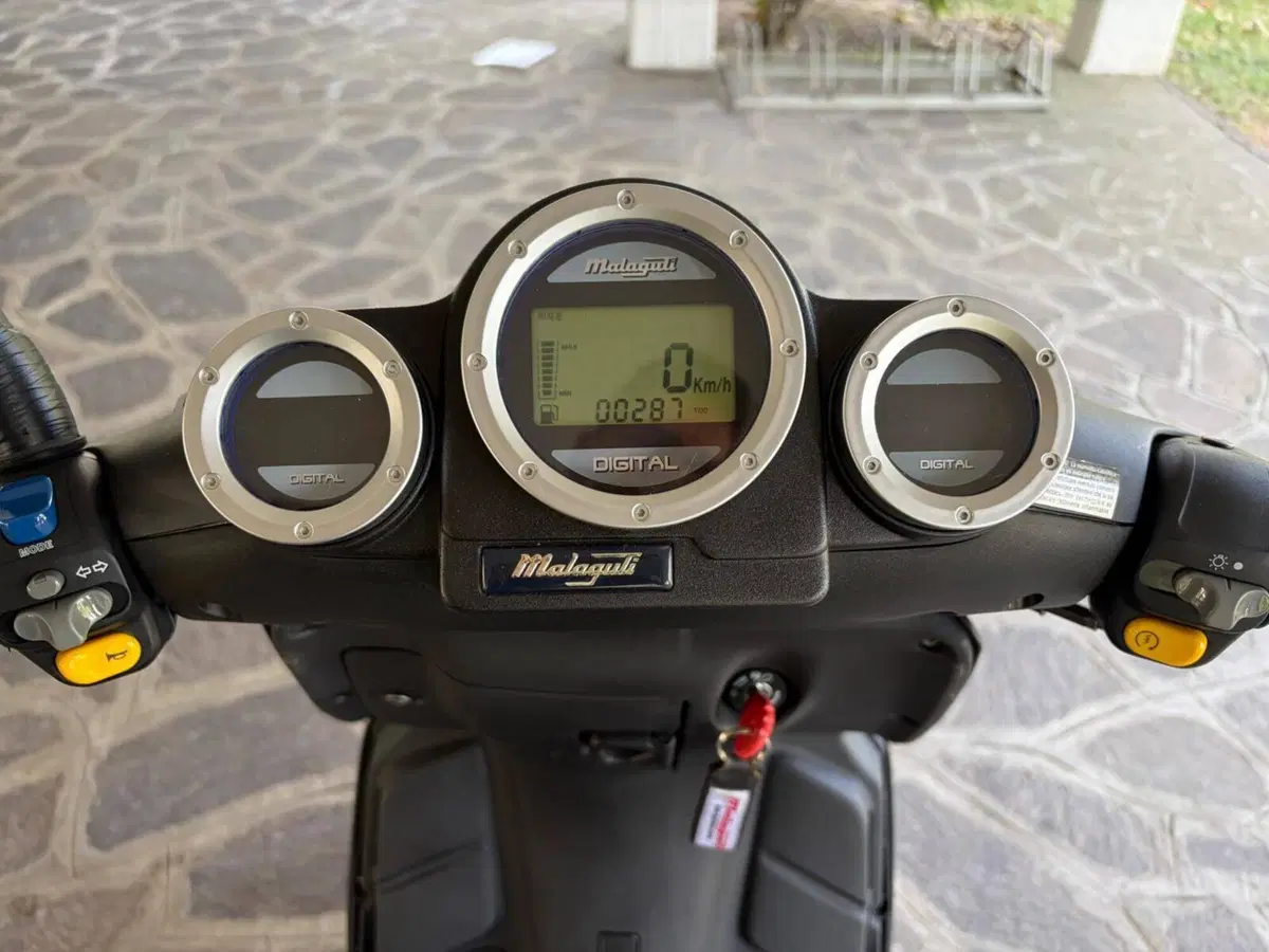 Malaguti Phantom f12 (5)