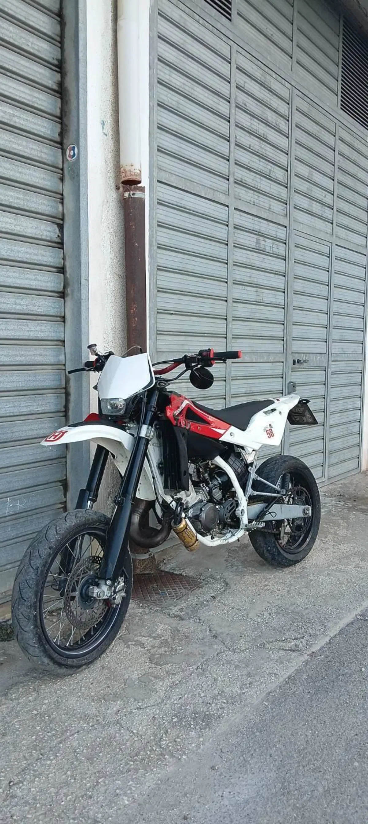 Husqvarna SM 125 (2010 - 12) (2)