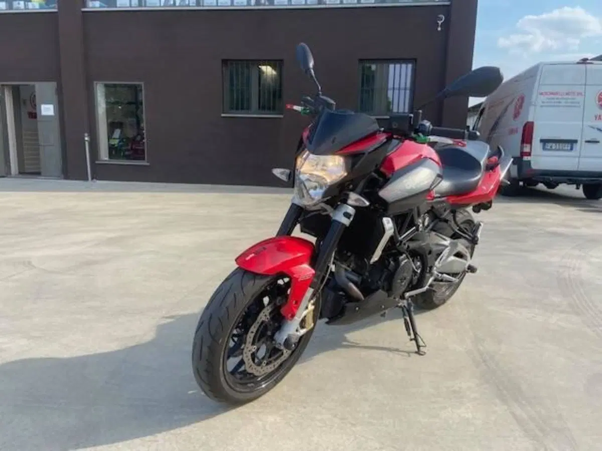 Aprilia Shiver 750 ABS (2010 - 17) (2)